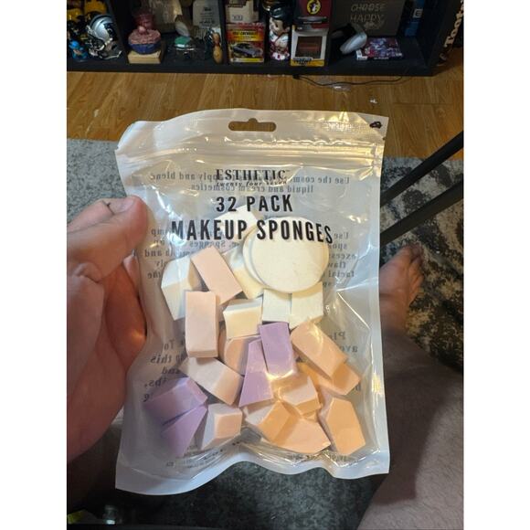 Studio selection, spa headband, wrap, scarf brushes, claw clips and more - Picture 4 of 16